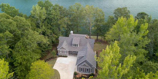 78-cardinal-heights waterfront home in stillwaters on lake martin