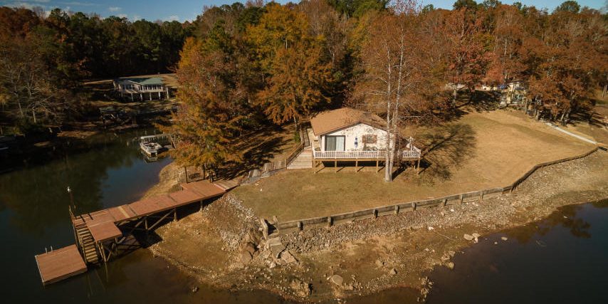 cabin sitting n point lot amazing lake view
