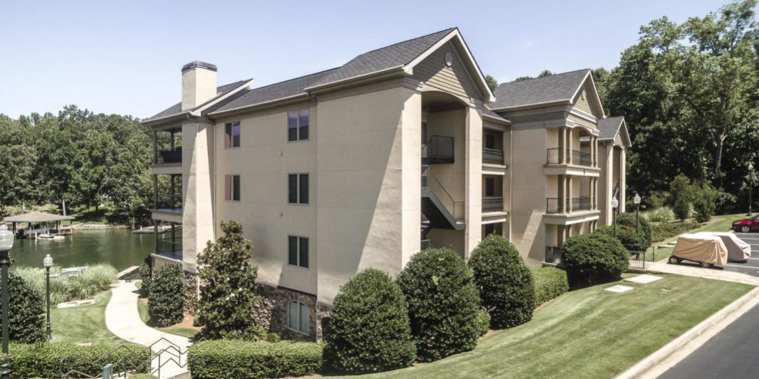 3 br 3 ba walk out unit stillwaters lake martin