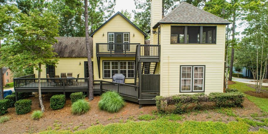 3 br 3 ba water access water view bungalow the village lake martin