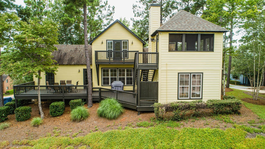 36-village-court-1 3 br 3 ba water access water view bungalow the village lake martin