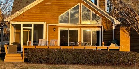 60-shoreline-court-1