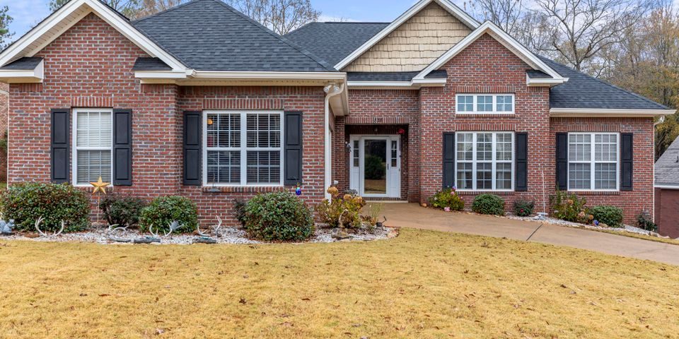 1828-piedmont-drive-auburn-team-windy-mindy-big-fish-lake-martin 1828 piedmont drive auburn team windy mindy big fish lake martin