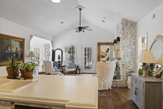 128-hickory-way-team-windy-mindy-big-fish-lake-martin 128 hickory way team windy mindy big fish lake martin