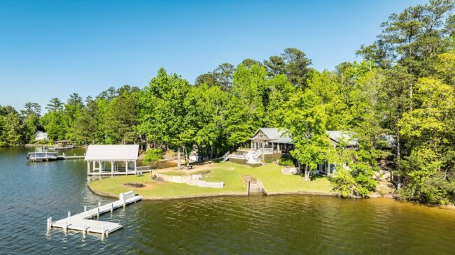 16121 Paces Point Road