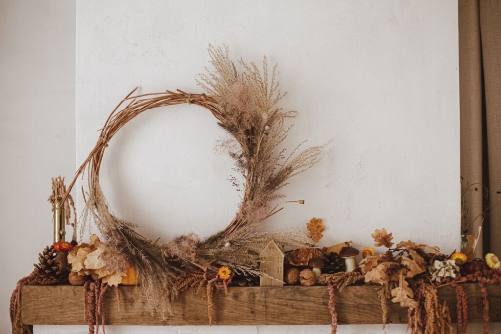 Fall dried arrangement for the mantle