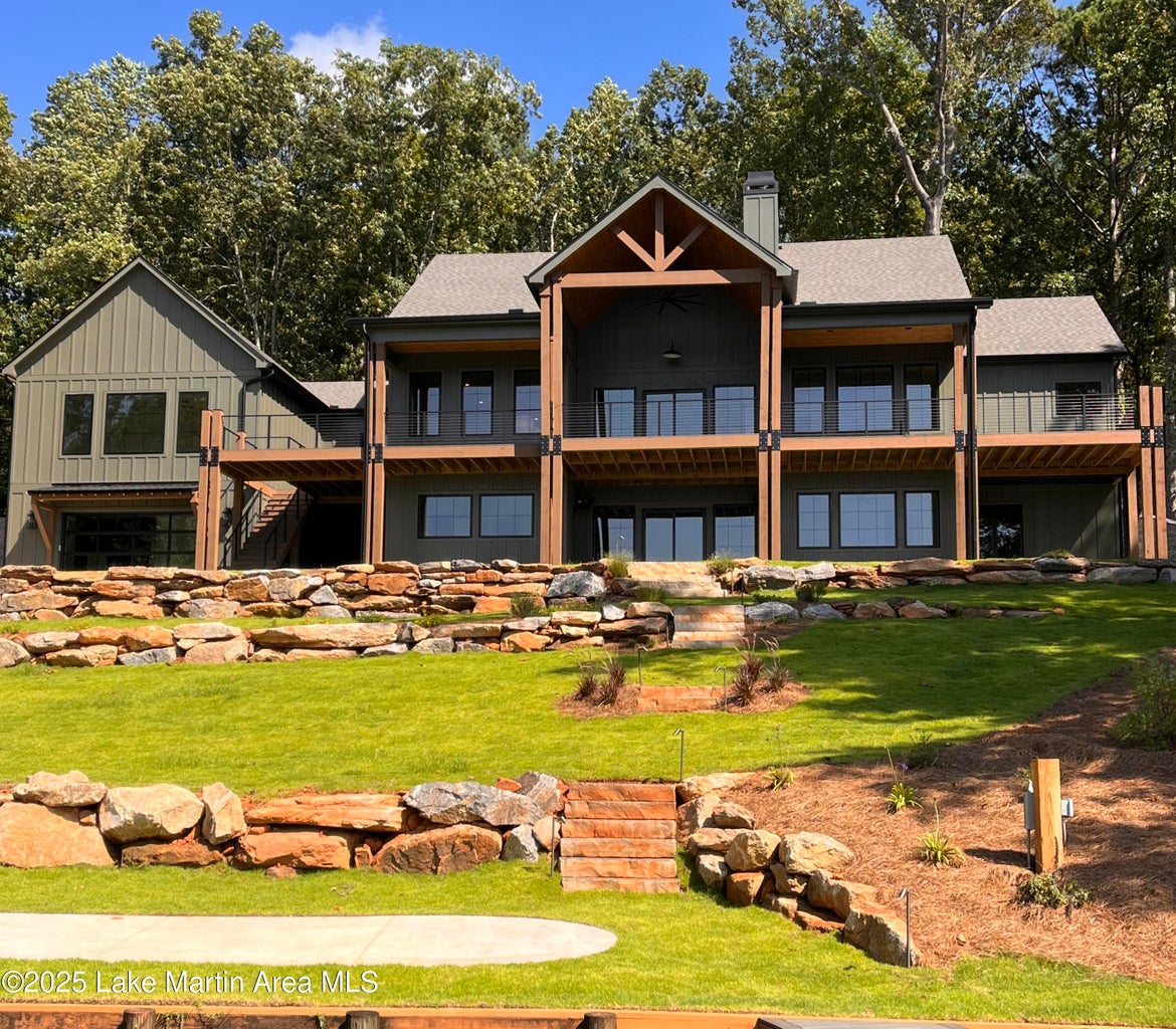 879 windy point drive