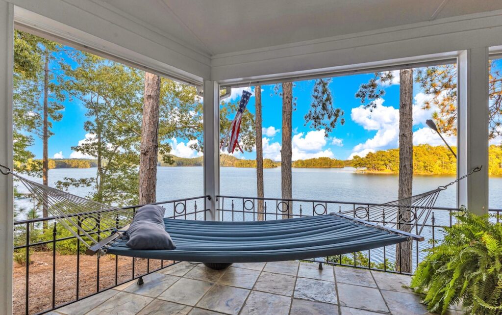 Falcon Road balcony hammock