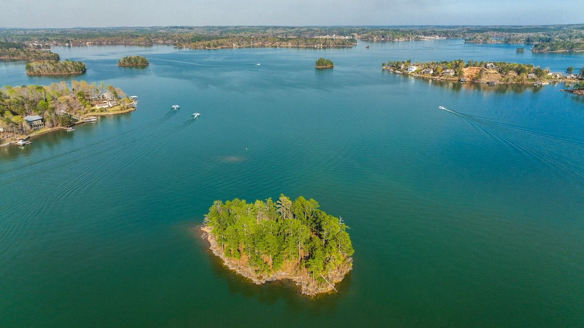 20260108231326447797000000-o Private Island on Lake Martin
