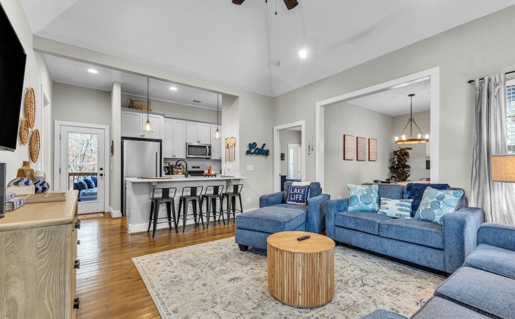 300 Whisper open floor plan