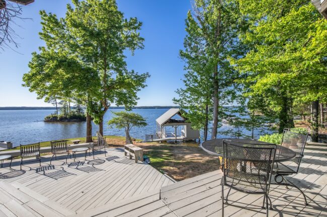 13-0A9A2226 Deck view of Lake Martin